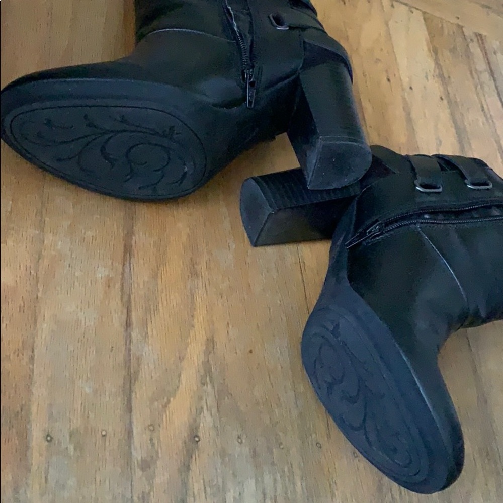 Barely Worn Ankle Booties - image 4